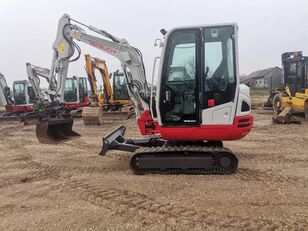 حفارة صغيرة Takeuchi TB230