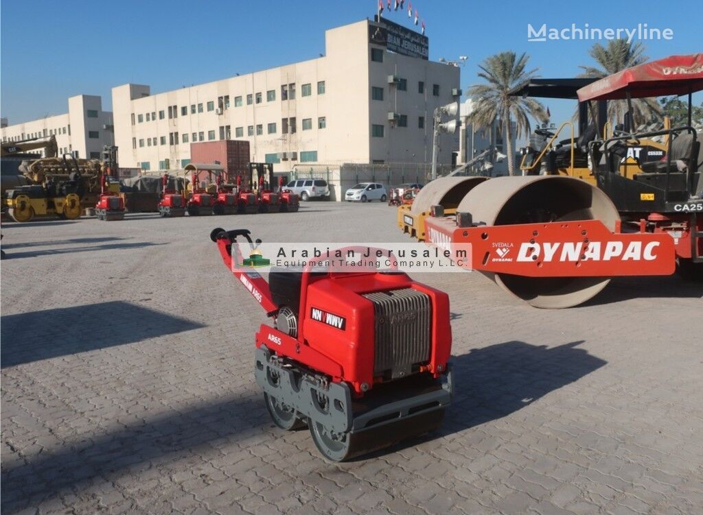 مدحلة مقطورة Ammann AR65