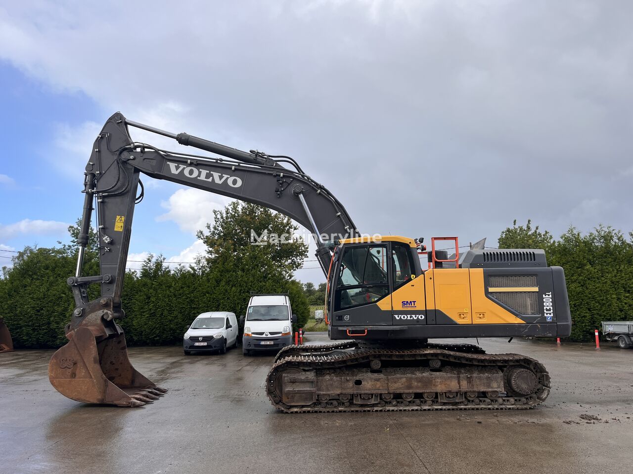 حفارة مجنزرة Volvo EC380EL