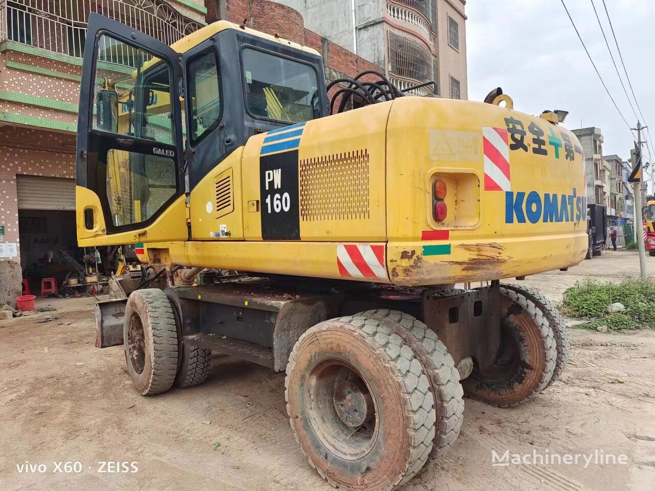 حفارة ذات العجلات Komatsu PW160